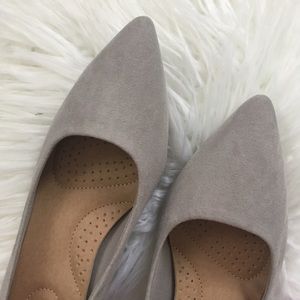 NWT light gray suede pointed toe heels
